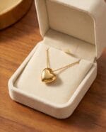 BOMBELİ MİNİMALİST KALP FİGÜRLÜ ALTIN KOLYE - Görsel 3