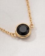 SİYAH ONİKS ETKİLİ TAŞ DETAYLI ALTIN KOLYE - Görsel 3