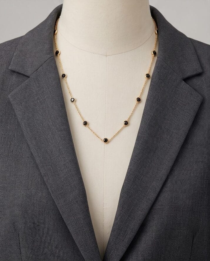 SİYAH ONİKS ETKİLİ TAŞ DETAYLI ALTIN KOLYE - Görsel 2