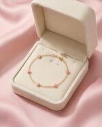 PEMBE KALP DETAYLI ALTIN BİLEKLİK - Görsel 3